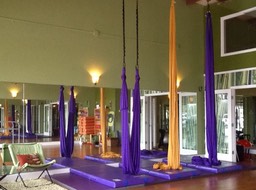 7566_607746335960740_1970600658_n